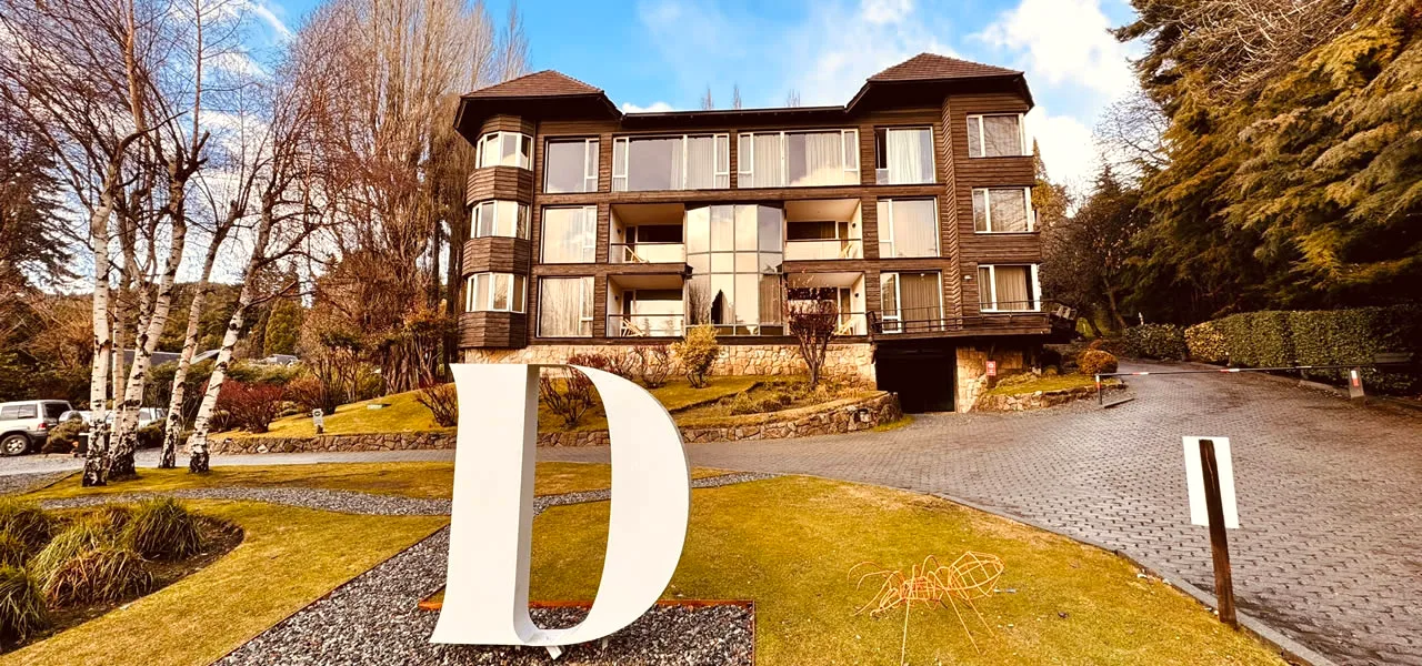 Design Suites Bariloche exterior with entrance and grounds, Patagonia, Argentina